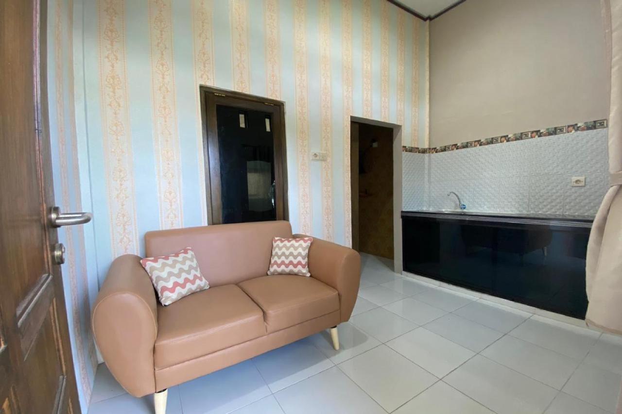 Reddoorz Near Mojokerto Train Station Hotel Bagian luar foto