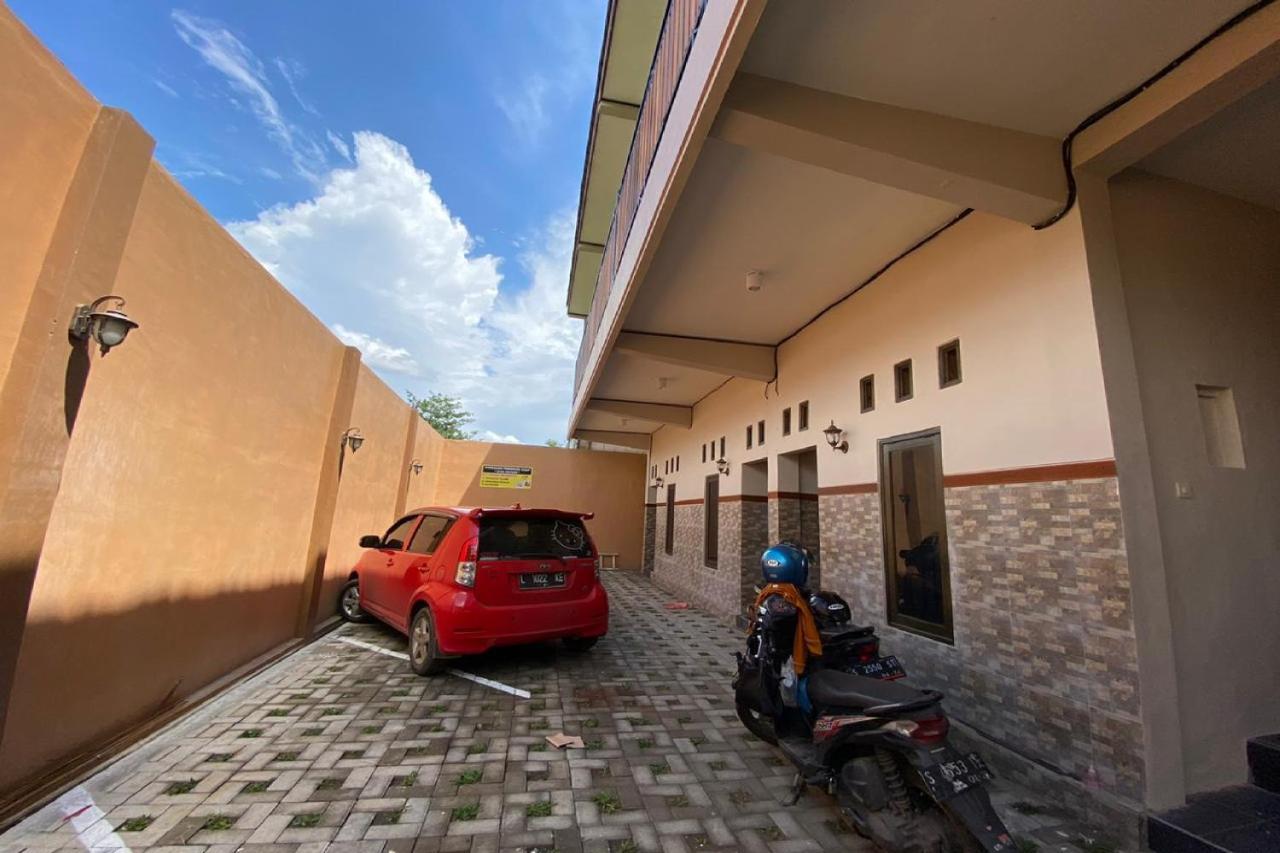 Reddoorz Near Mojokerto Train Station Hotel Bagian luar foto