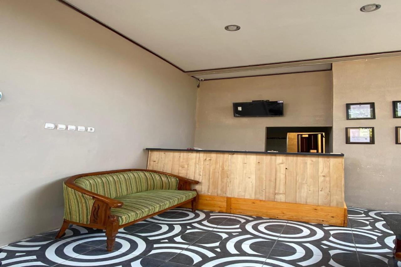 Reddoorz Near Mojokerto Train Station Hotel Bagian luar foto
