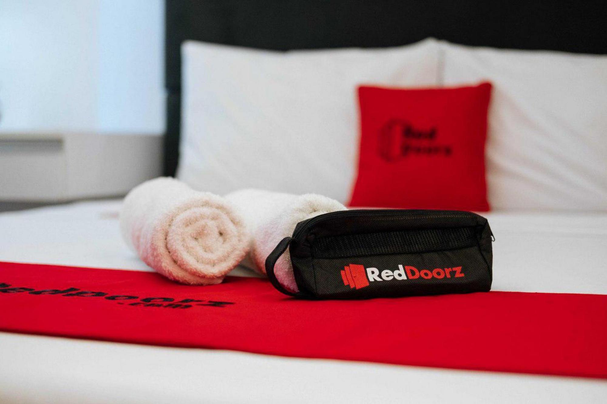 Reddoorz Near Mojokerto Train Station Hotel Bagian luar foto